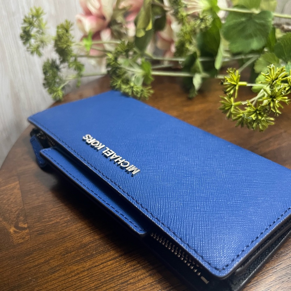 Michael Kors Blue Wallet - Picture 6 of 6